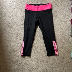 Knee length yoga pants